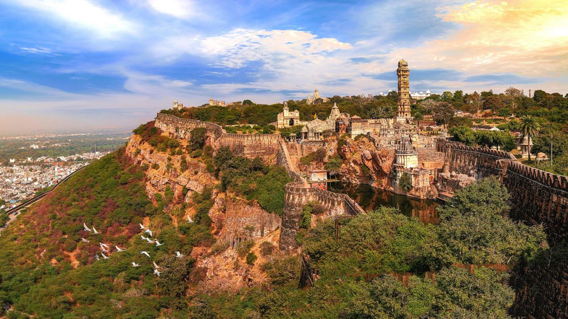 Udaipur Chittorgarh Tour Covering Forts and Temples