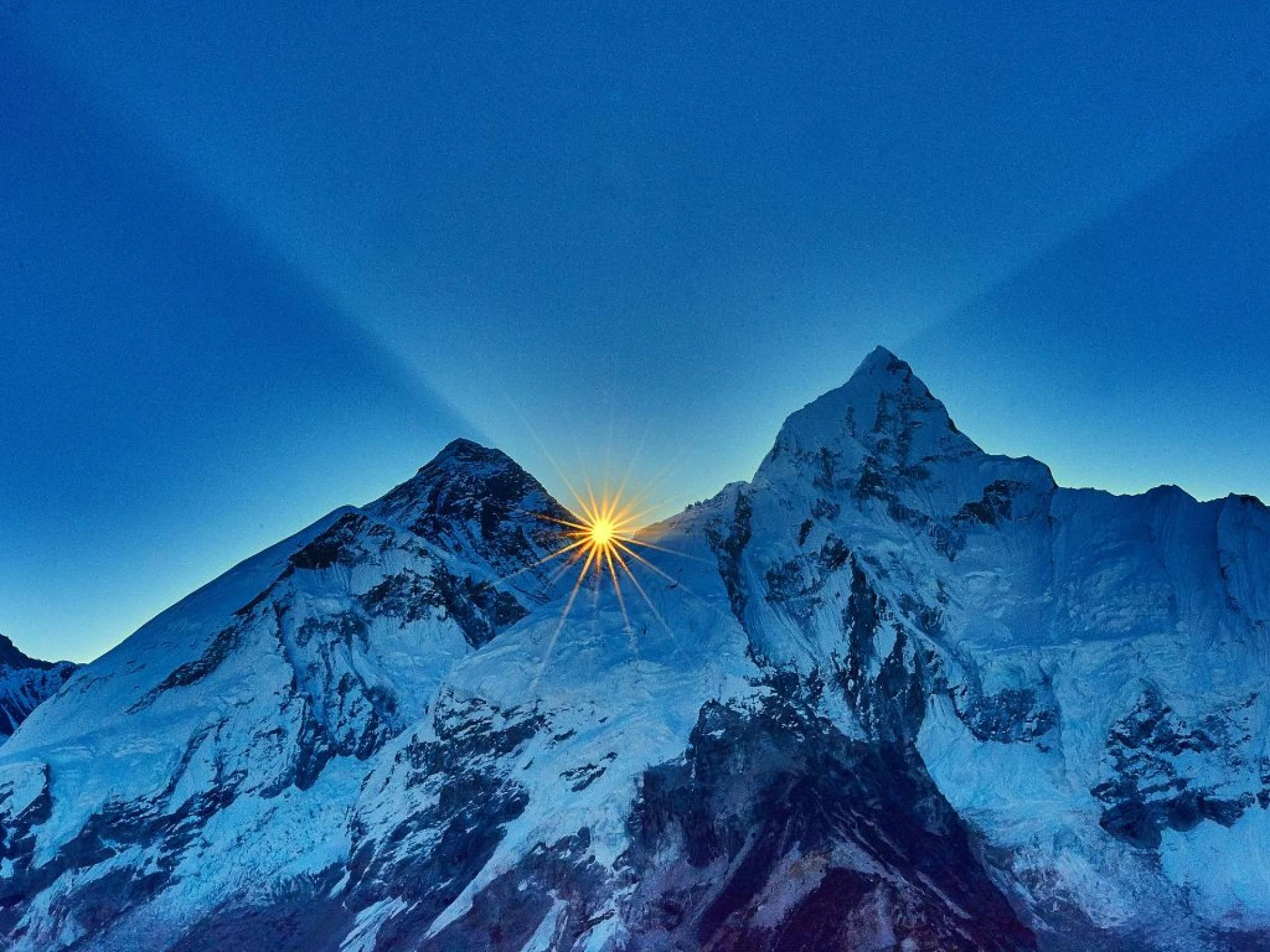 Everest Base Camp vs Annapurna Base Camp: Which Trek Is Right for You?