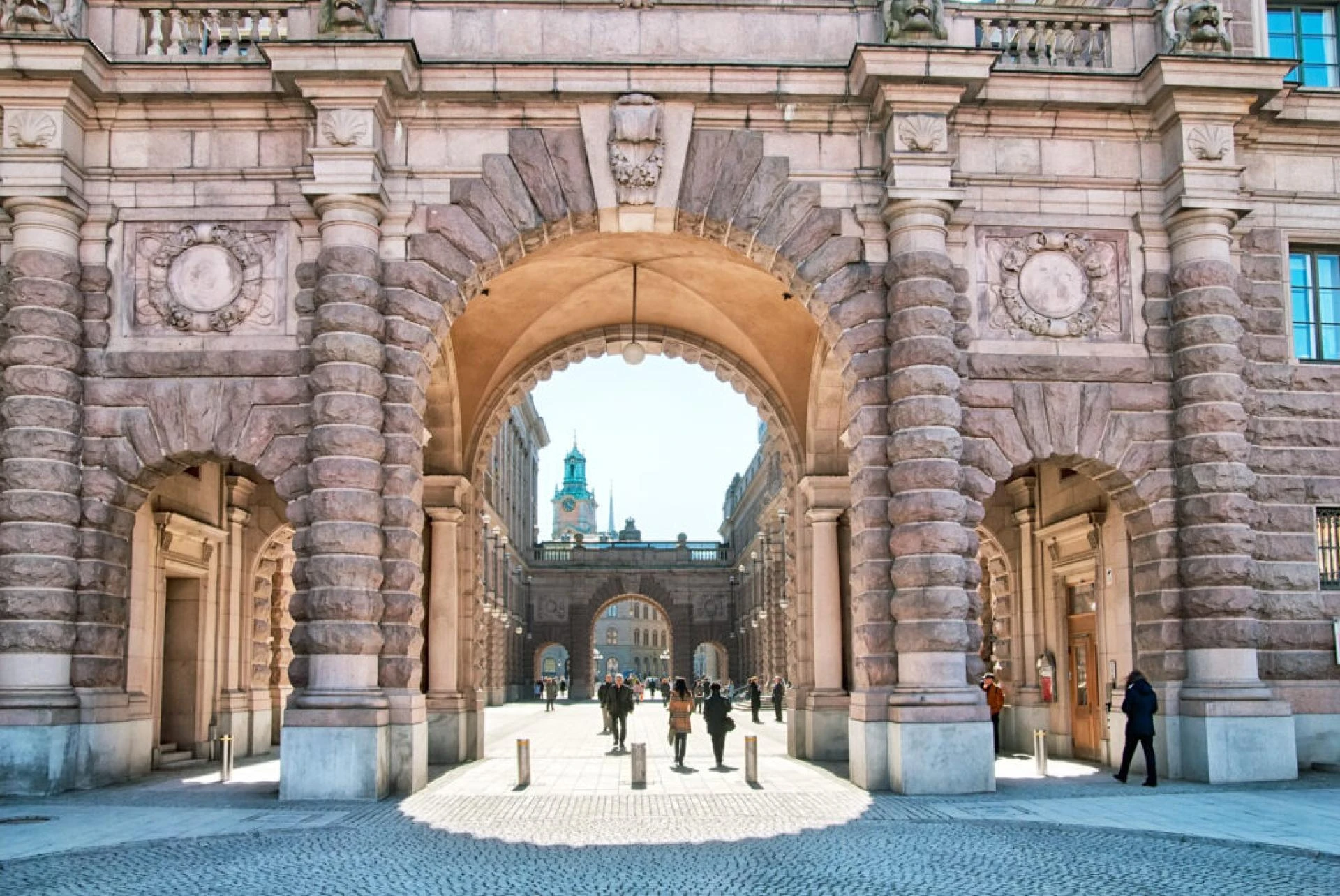 Explore Helsinki Like a Local With Expert Guided City Tours