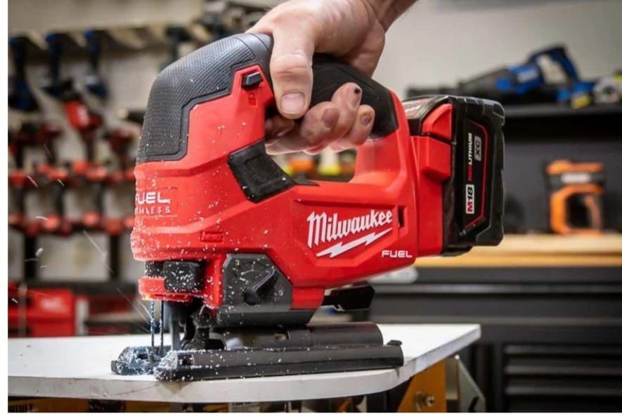 Going Wireless: A Deep Dive into the Best Cordless Jigsaws of 2023