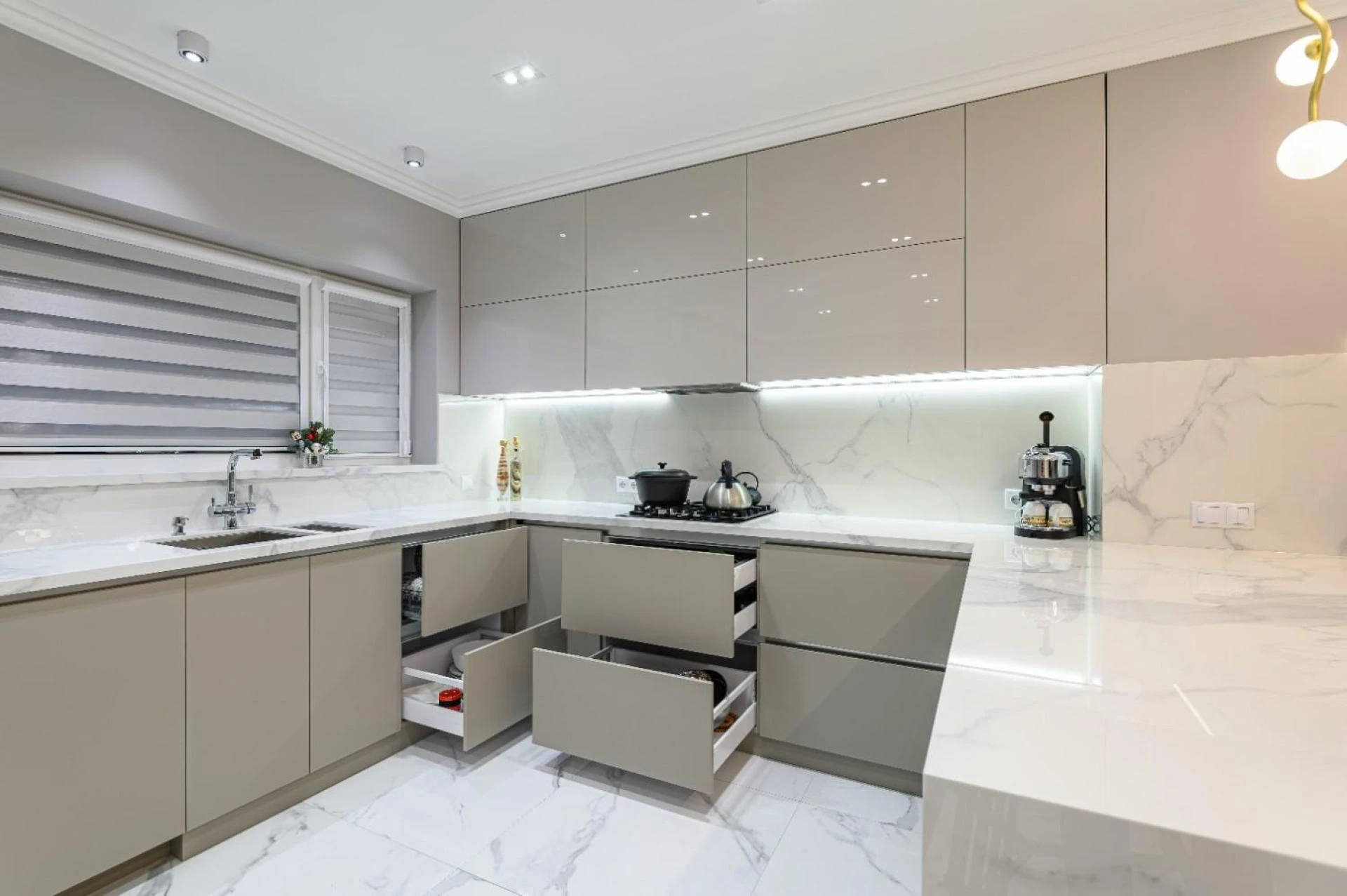 Top Modular Kitchen Manufacturers in Delhi: Transform Your Home with Style &Functionality