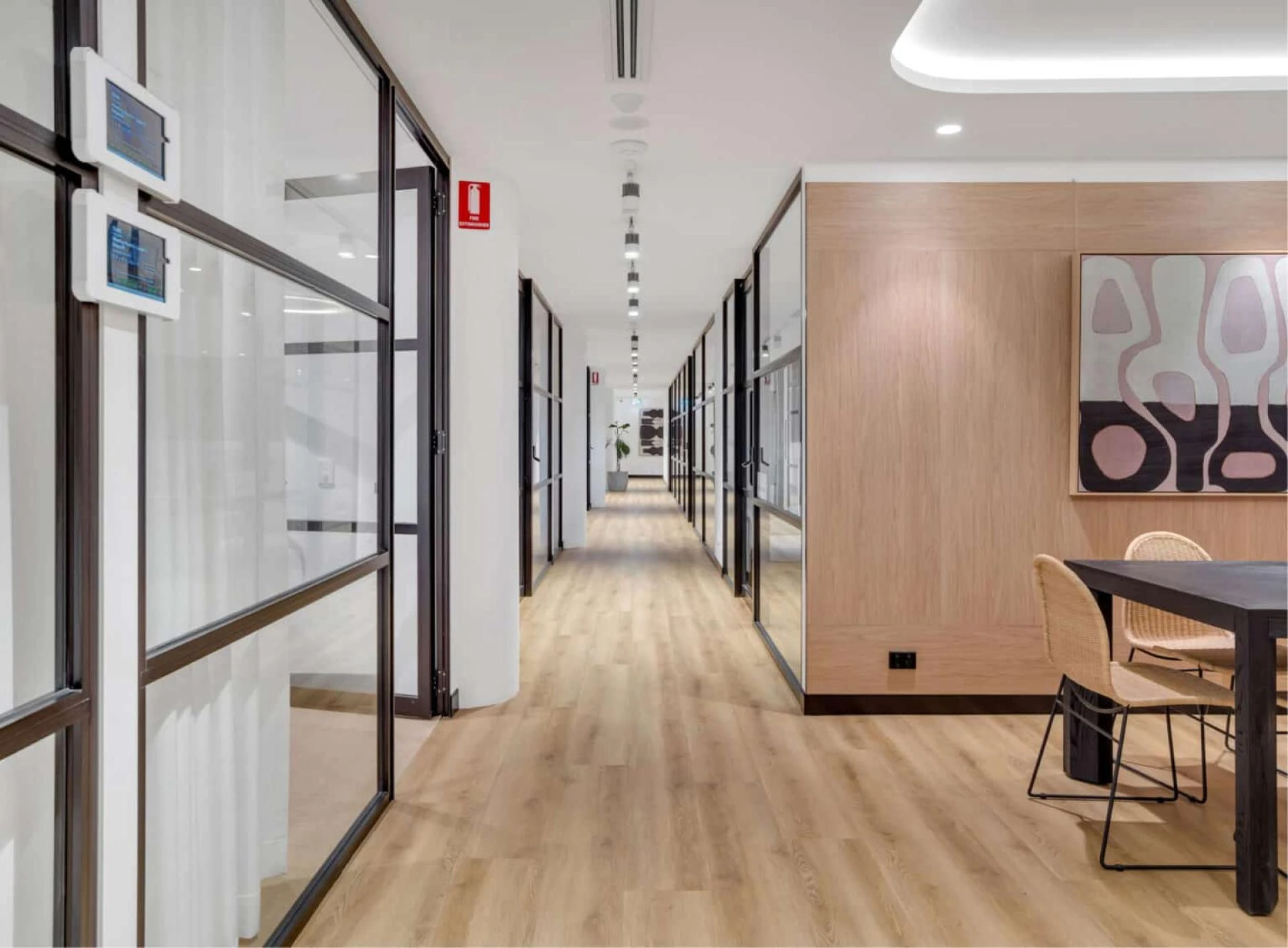 How co working spaces redefine hybrid work with flexibility and community