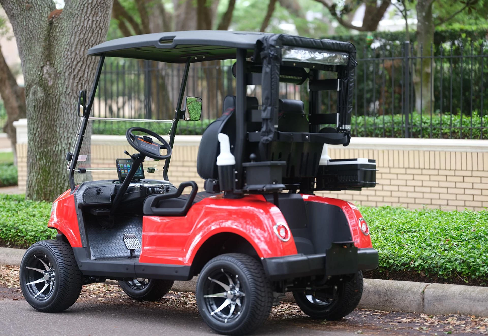 Choosing the Right Golf Cart Brand for Modern Use
