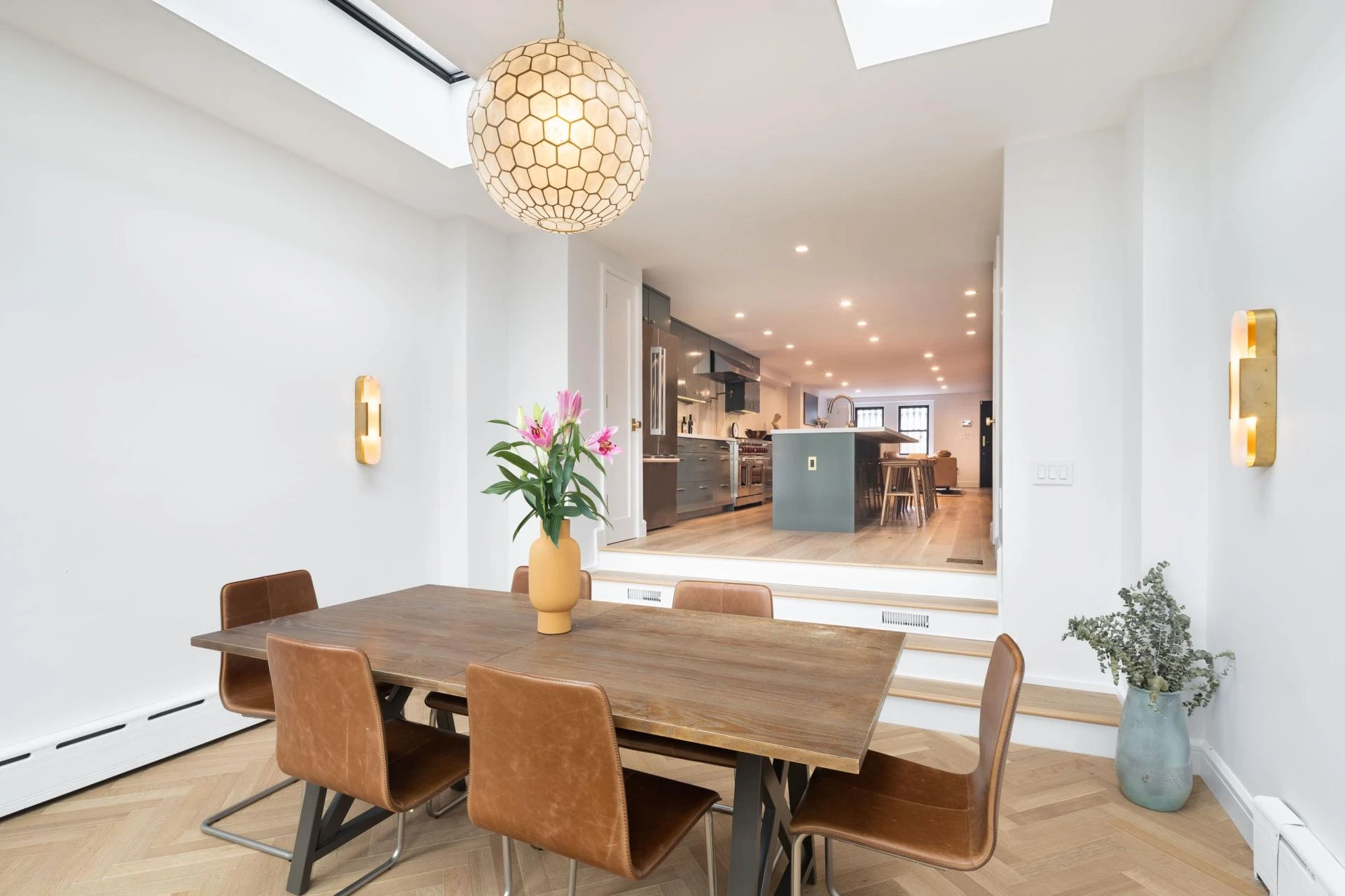 How Can Townhouse Renovations in Iconic Buildings Maintain Design Integrity?