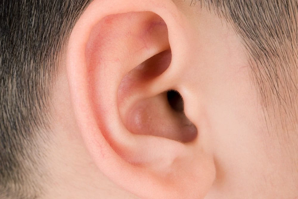 Is ear lobe correction surgery suitable for seniors in Dubai?