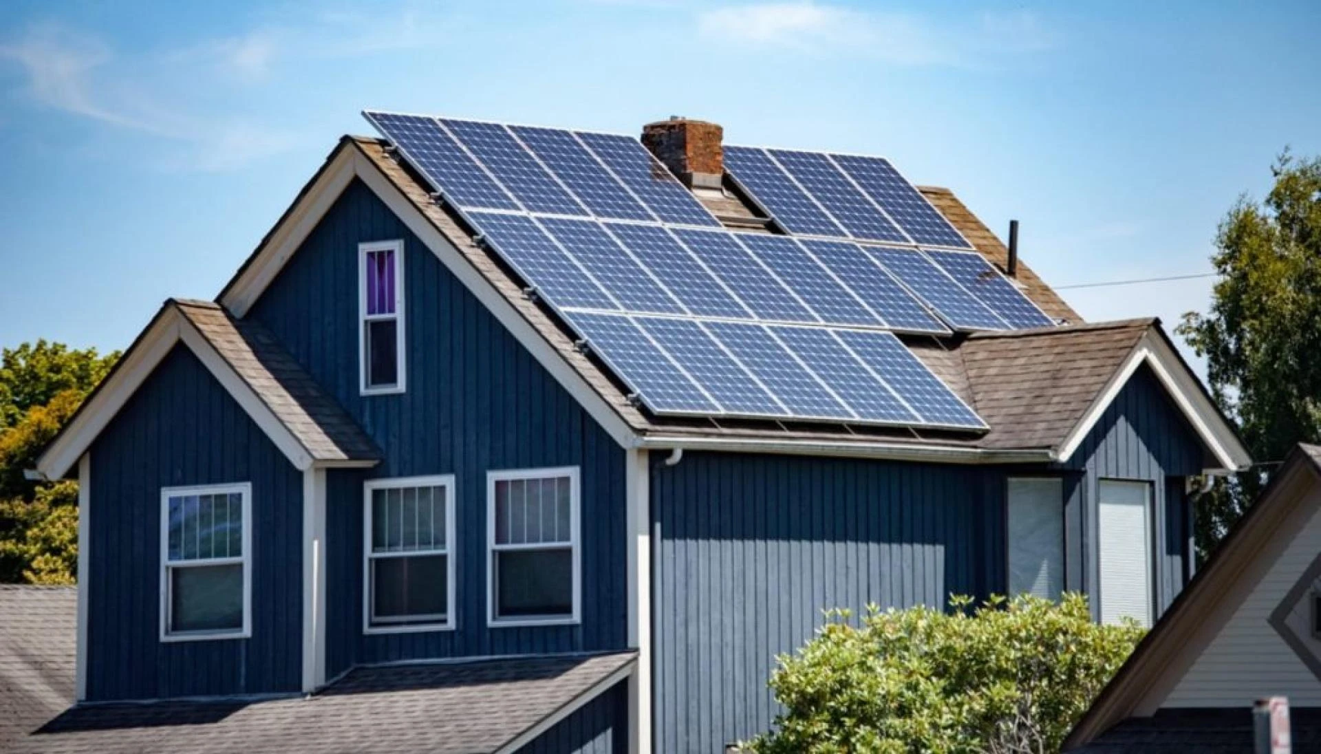 Choosing the Right Solar Power Inverter for Your Home or Business