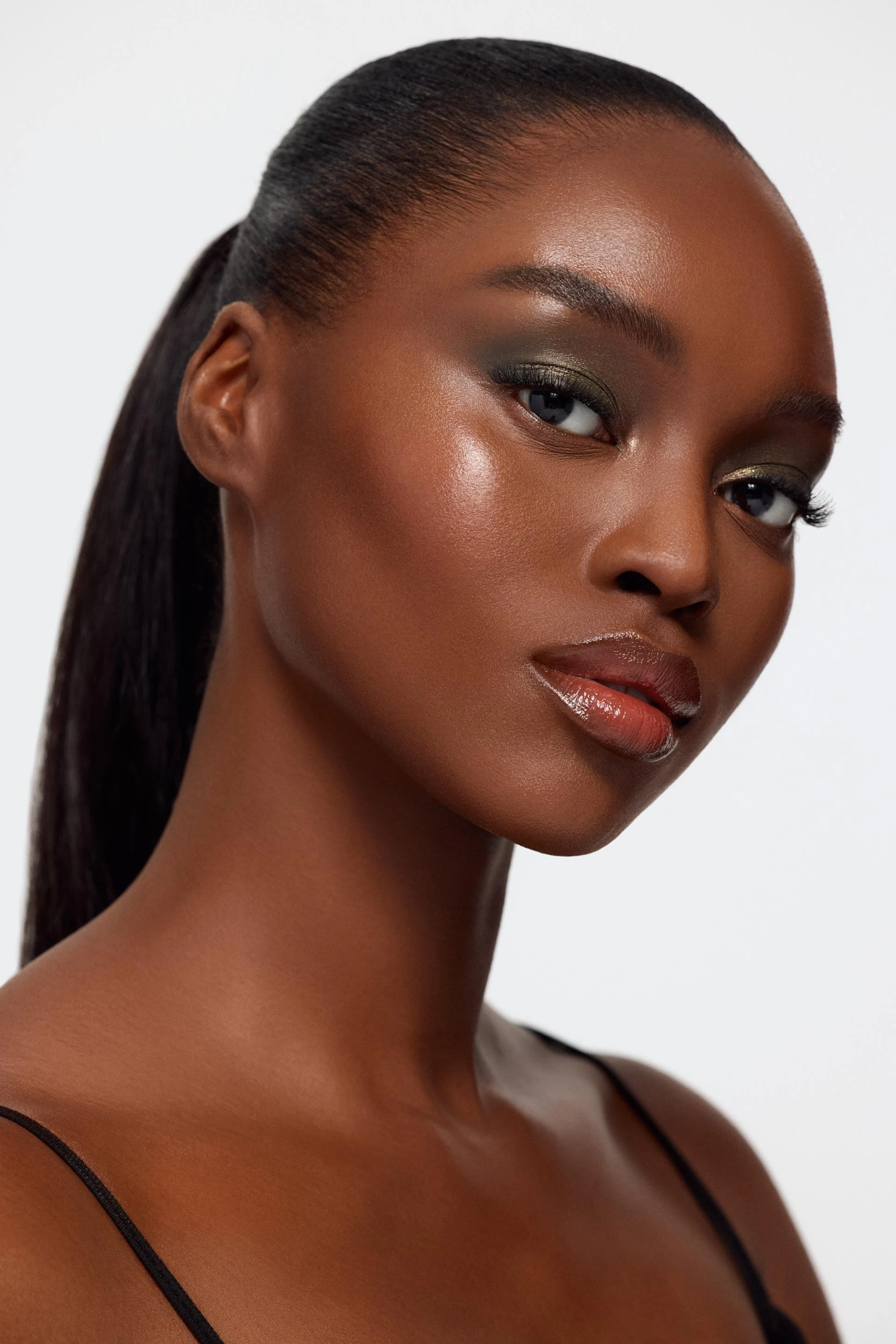 4 Ways to Romanticize Your Makeup Routine This February