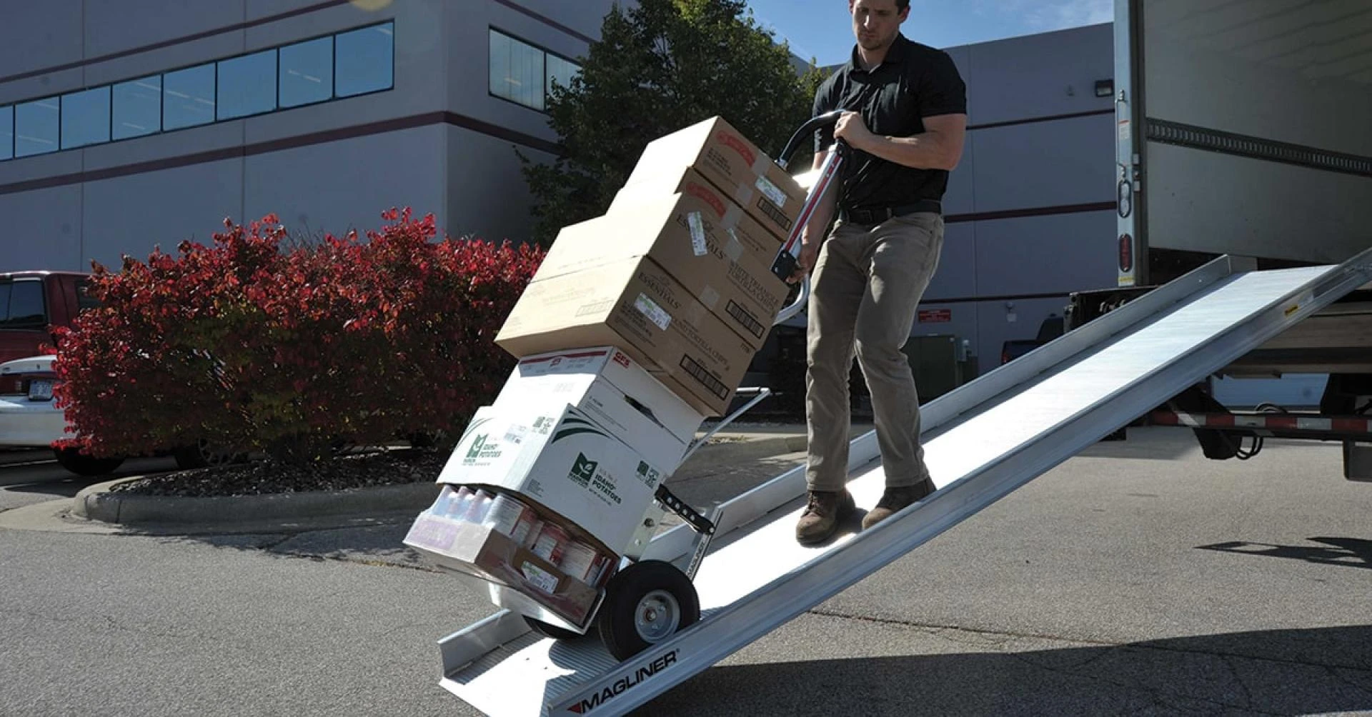 Seamless Transitions: 3 Types of Equipment Corporate Relocation Specialists Need