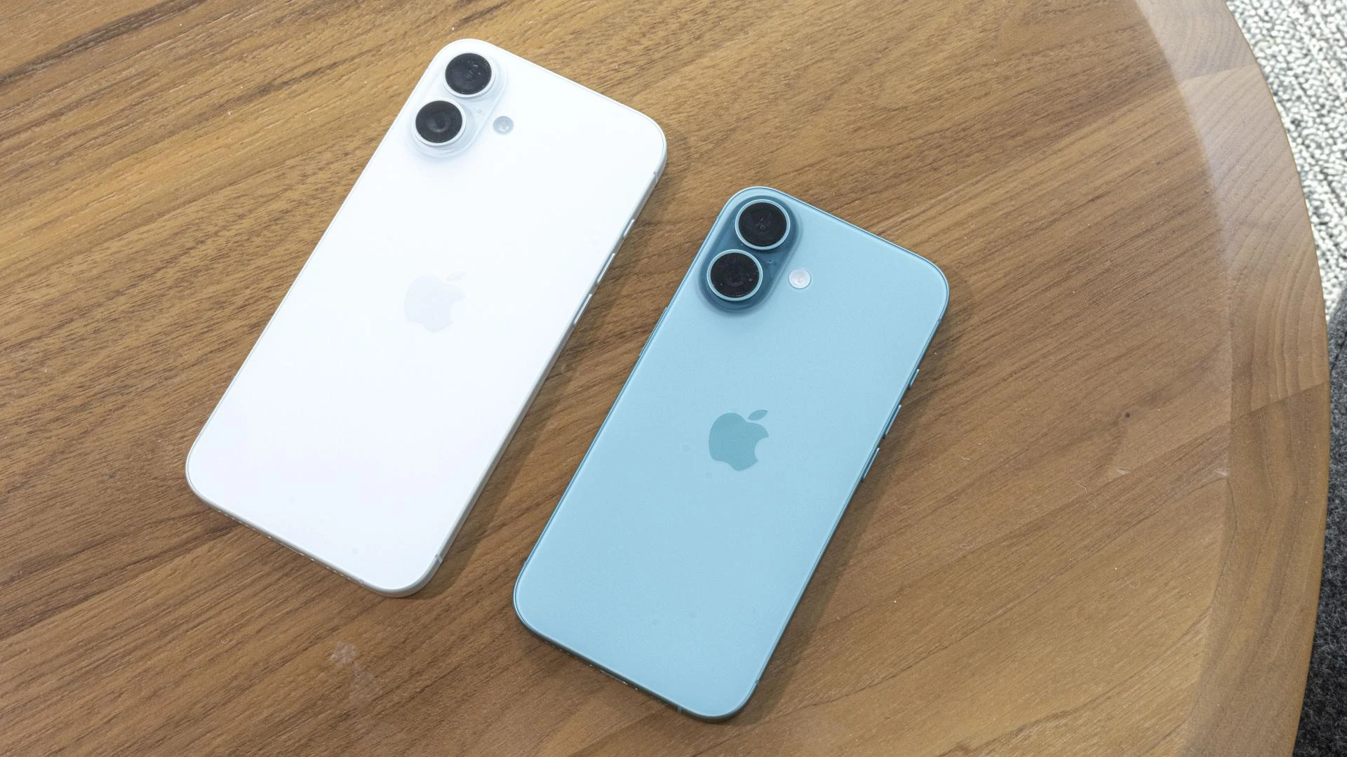 Smart Tech Deals: The Most Reliable Refurbished Phones to Buy 2026