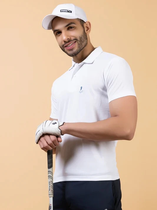 Knit polo shirts or sports T-shirts for men: style & comfort decoded