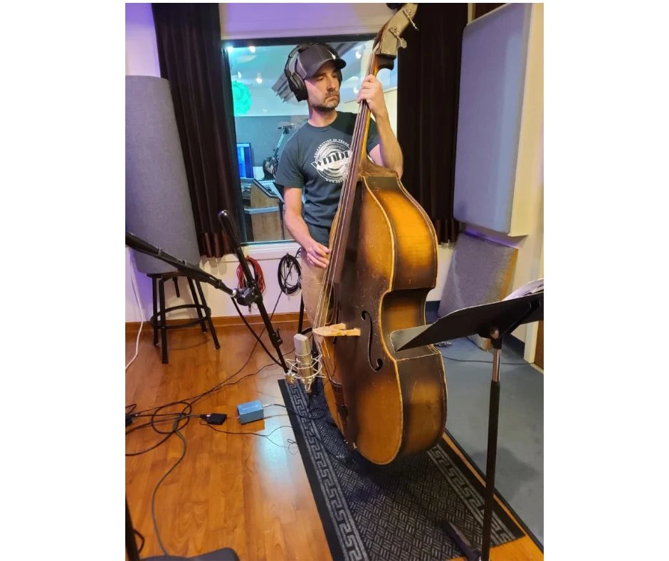 What Are the Best Recording Studios in Seattle for Learning Audio Recording and Producing Music?