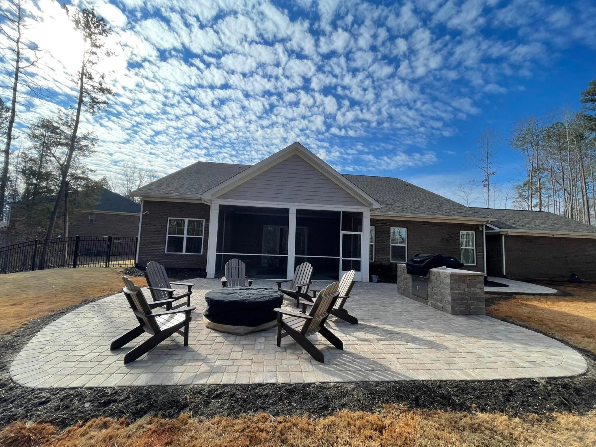 Built-In Fire Pit Builder: Creating Seamless Outdoor Living Features