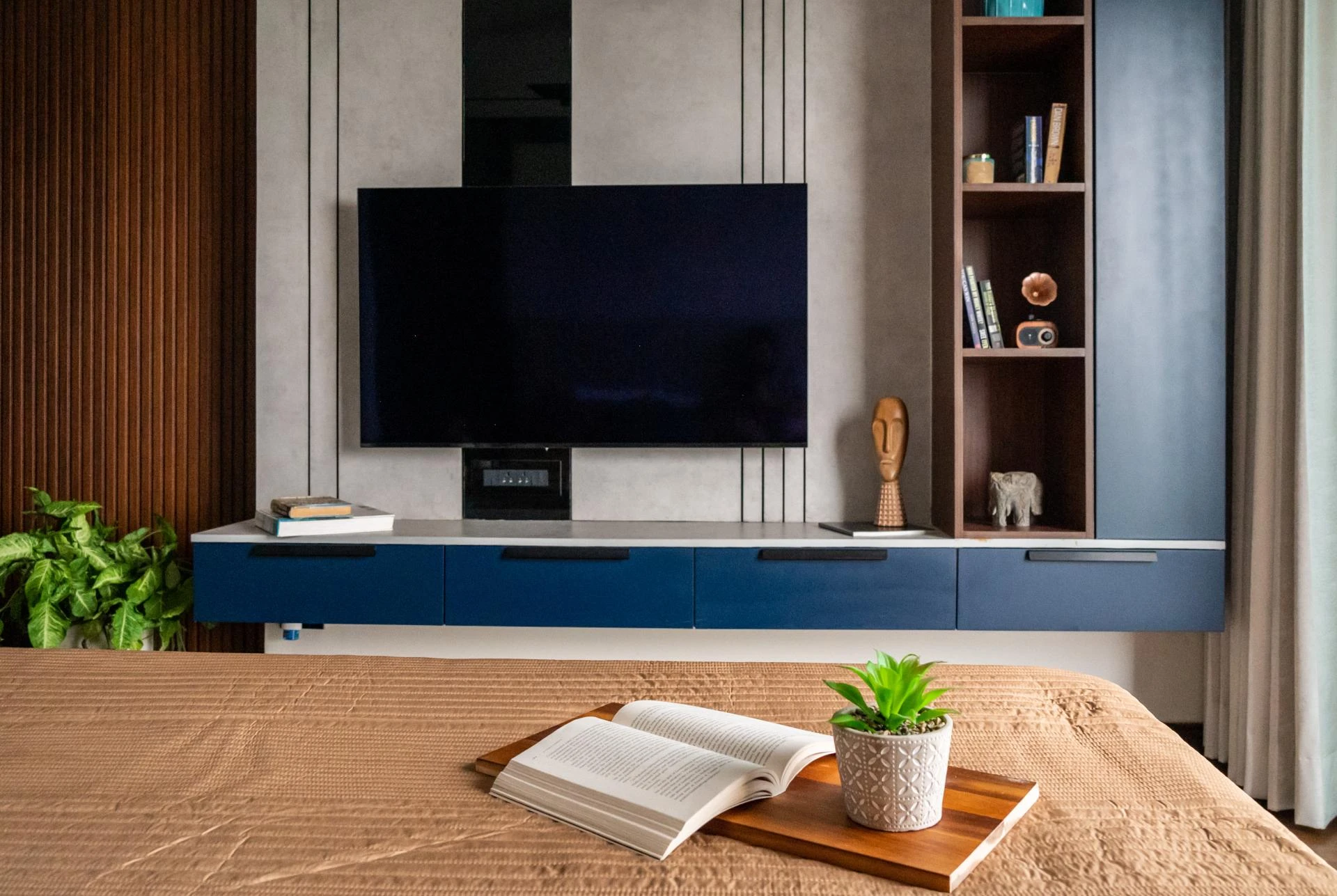 Which Interior Design Studio Offers Turnkey Luxury Home Interiors from Design to Execution?