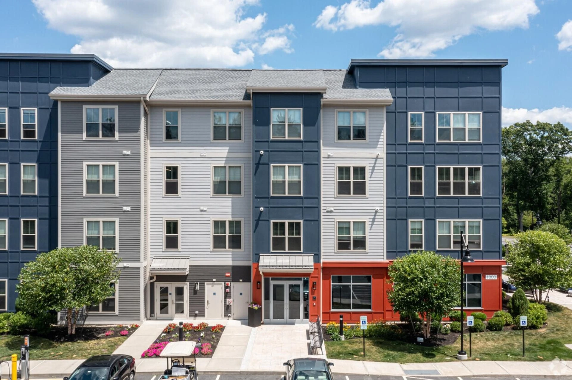 UMass Medical School Apartments: Comfortable Living Near Campus