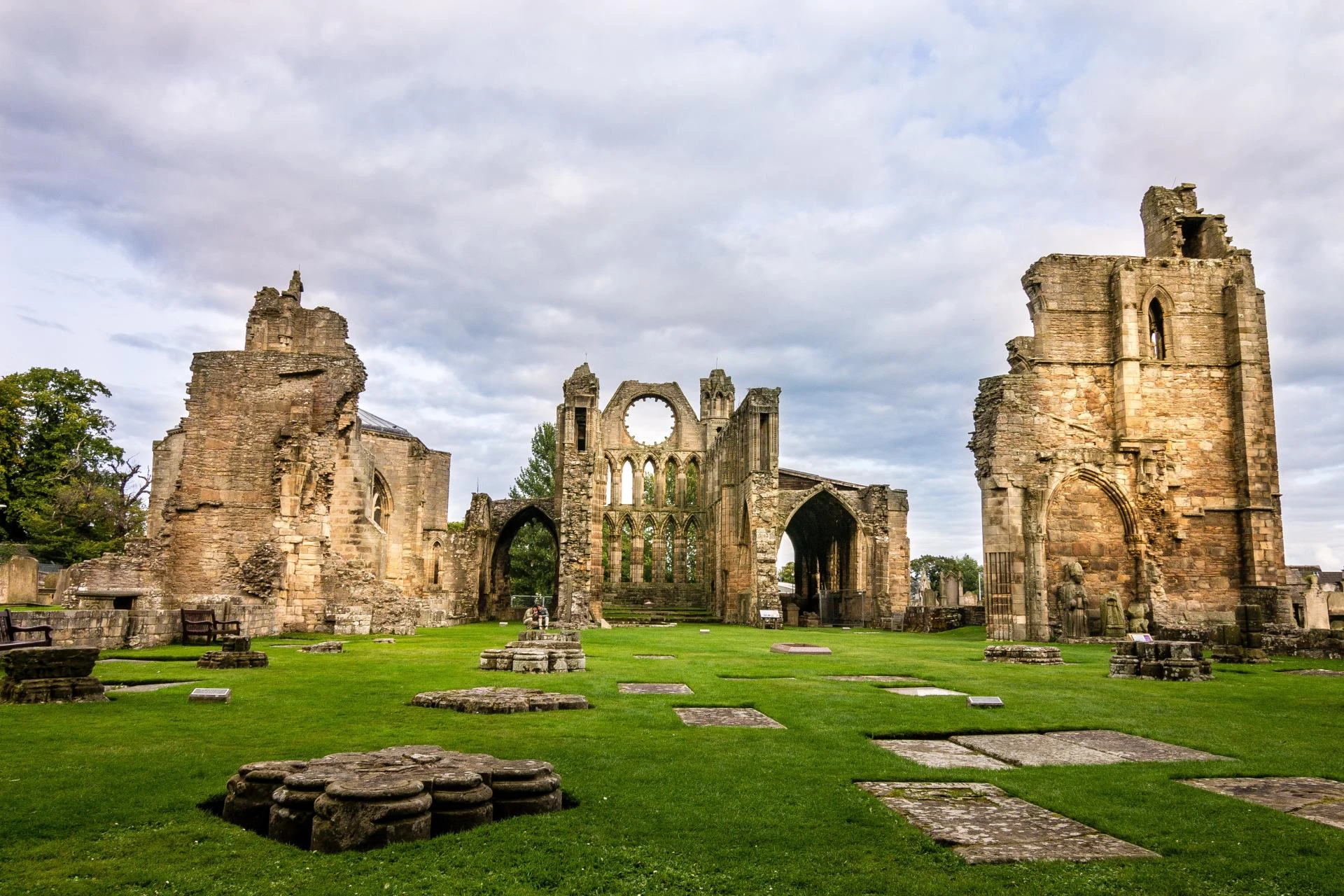 Stonehenge Bath Cotswolds Day Tour: Discover History, Charm, and Countryside in One Day