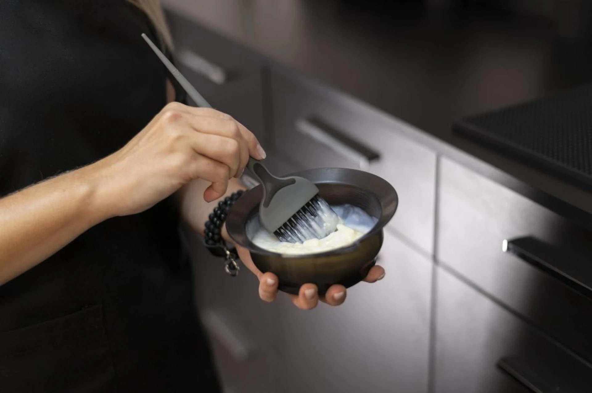 Professional Women’s Hair Coloring Services for Modern Style