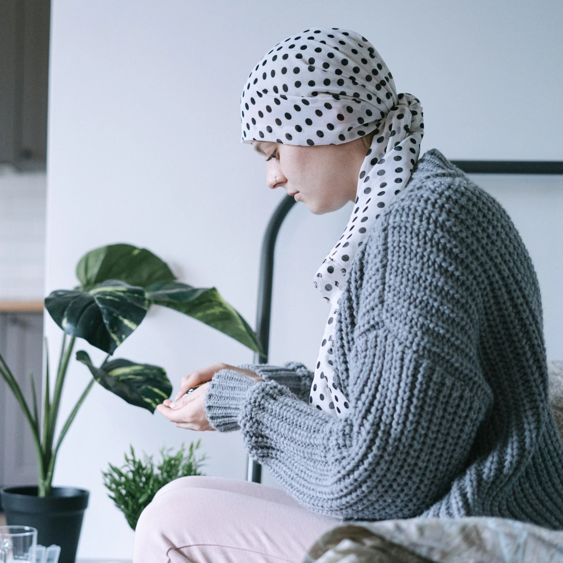 Pharmacist vs Pharmacologist — Roles, Responsibilities & Career Paths