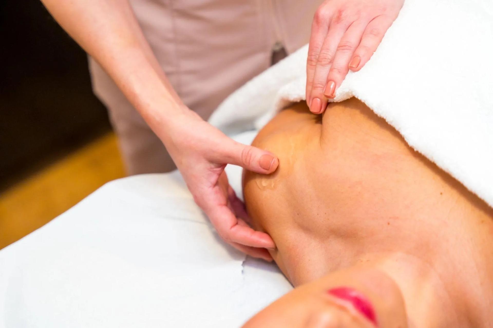 Why Choose a Lymphatic Massage Specialist in Dubai? Understanding the Therapy’s Impact