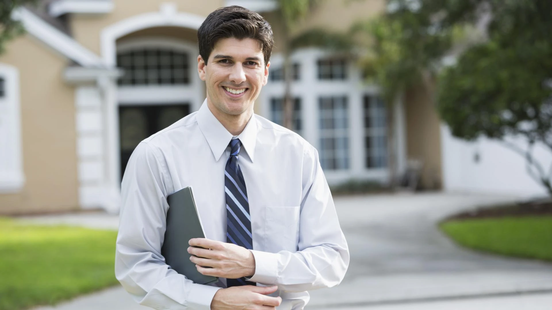 Navigate College Finances with Expert Guidance Tips from a Financial Advisor