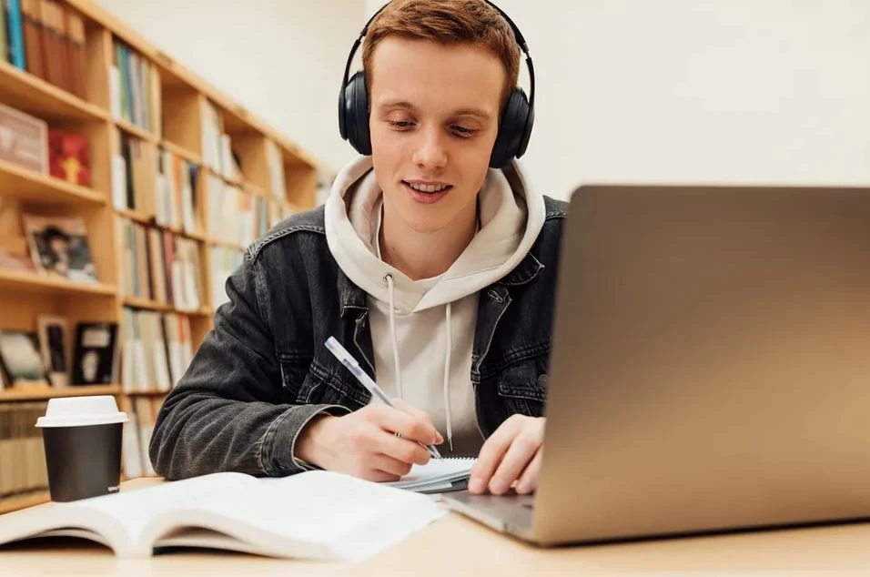 Crafting Strong Academic Work in a Competitive Learning Environment