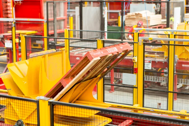 How returnable packaging reduces supply chain risk and product loss