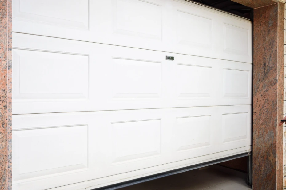 A Homeowner’s Look at Choosing and Maintaining Garage Doors