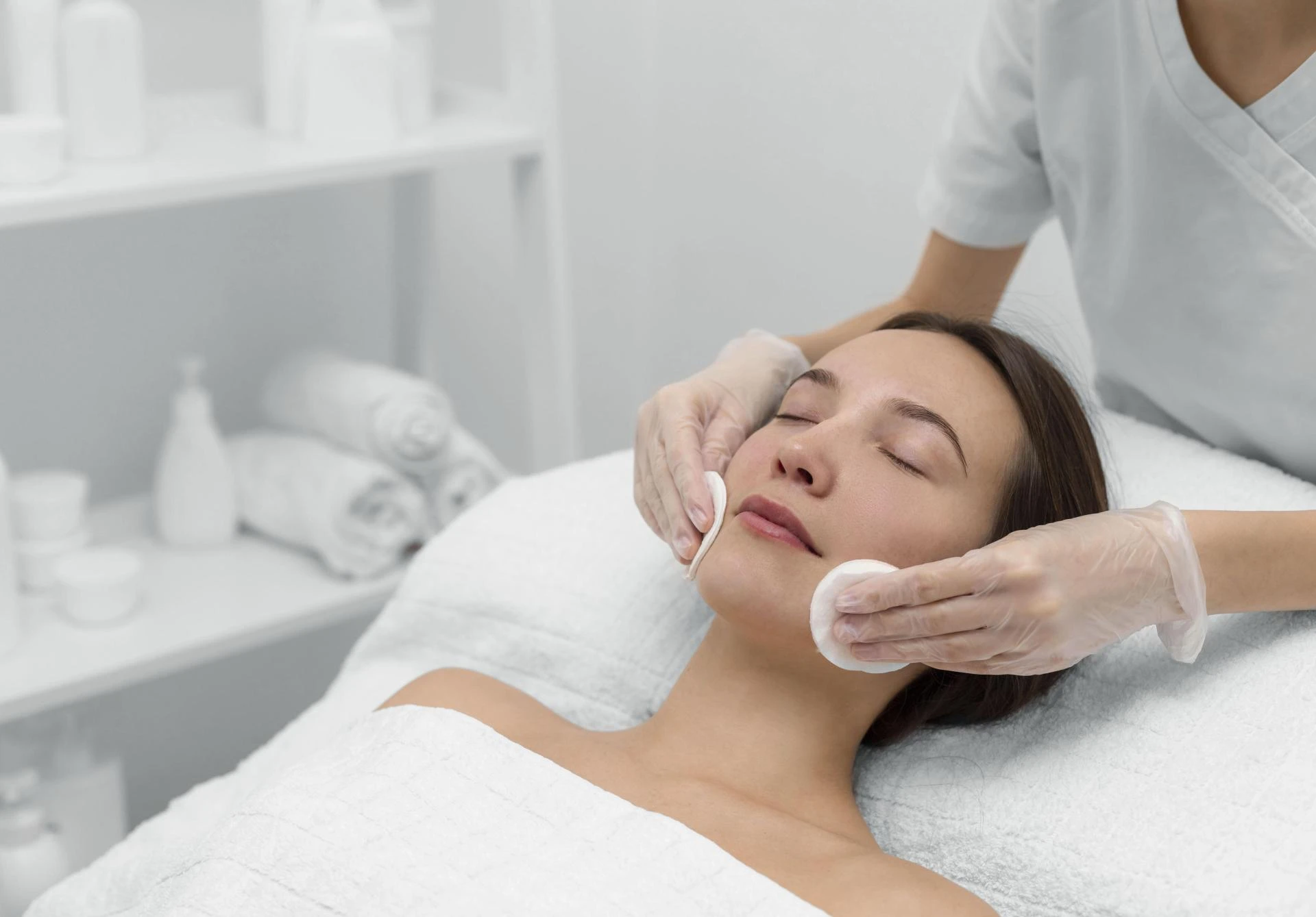 7 benefits of skin rejuvenation in dubai for youthful and radiant skin