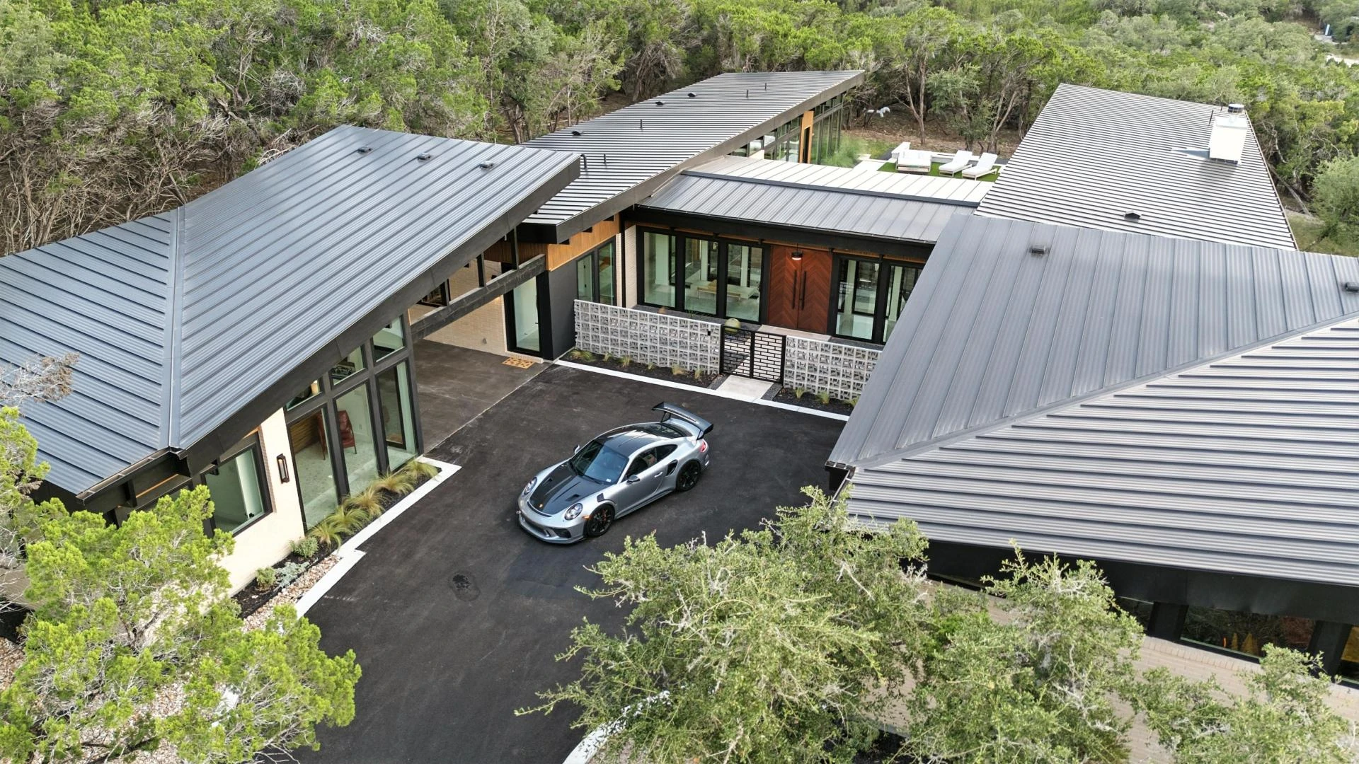 Why Remote Teams Prefer an Online AI Real Estate Photo Editor for Faster, Smarter Collaboration