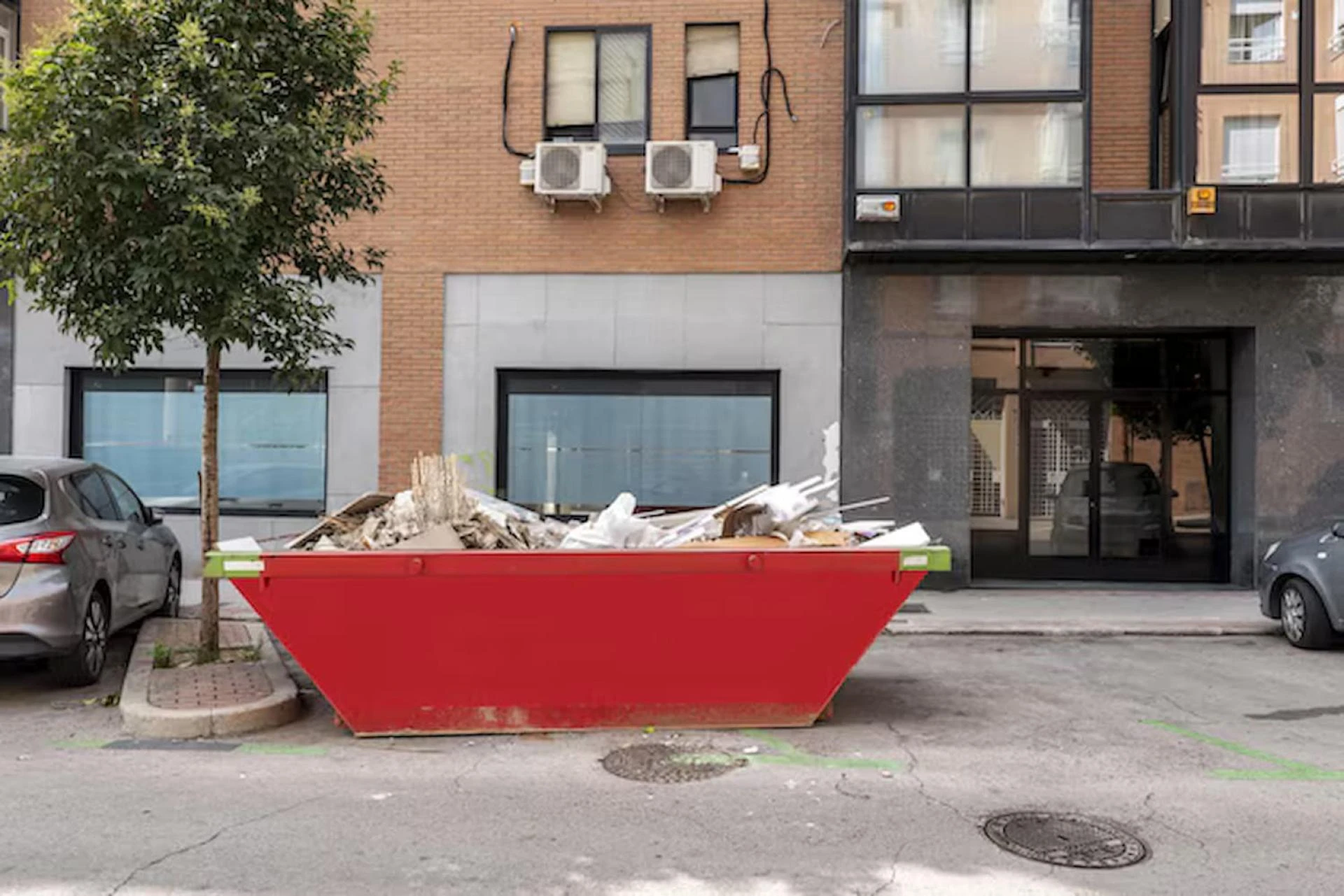 Hire a Skip in Wolverhampton for Efficient Waste Disposal