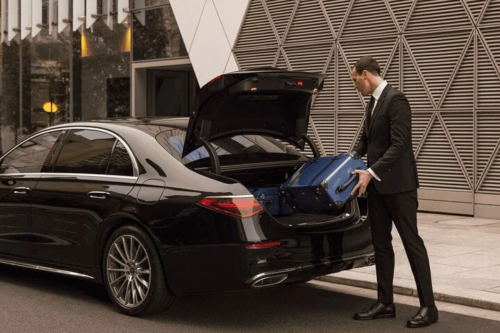 Elevate Your Business Travel with Our Corporate Limo Service