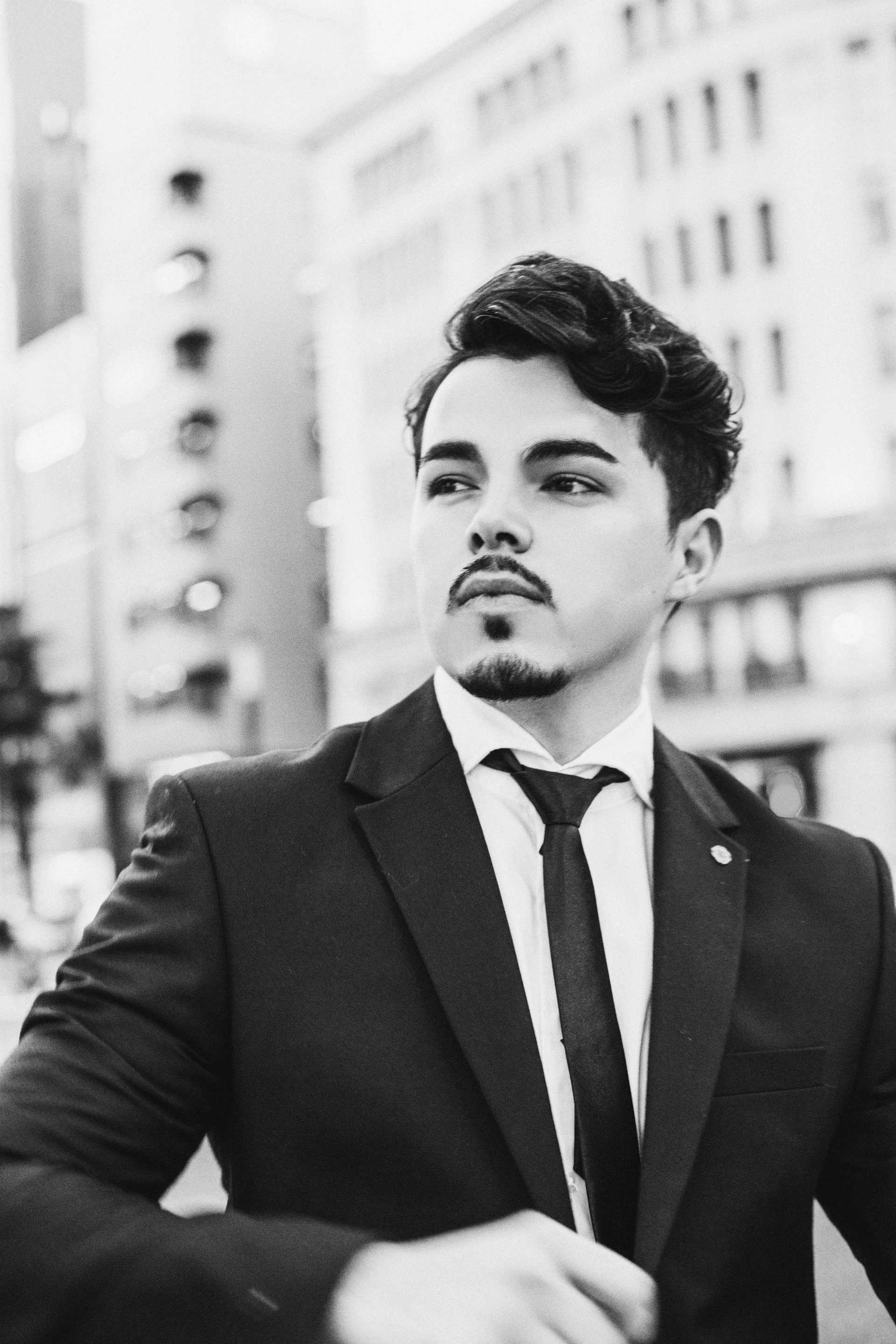 Buy Suit in Melbourne: Find the Perfect Suit for Every Occasion.