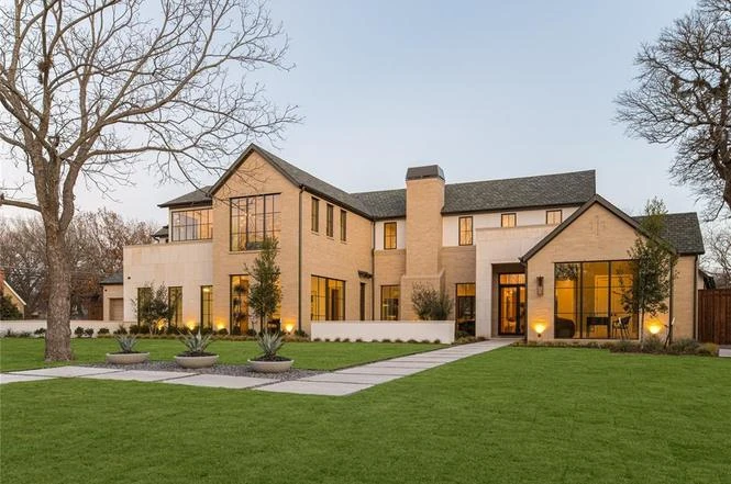 Bathroom Renovation and Remodel, Full House Renovation: Transforming Your Home from Top to Bottom