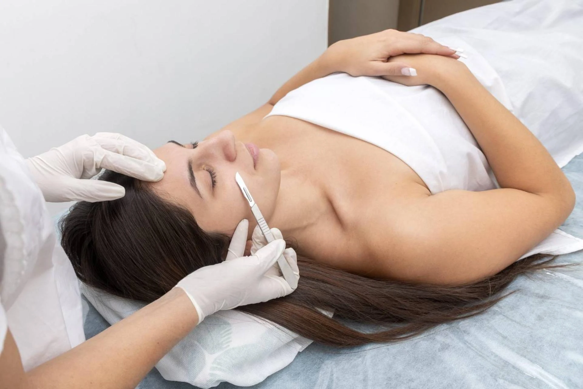 Dermaplaning in Modern Aesthetic Practice: Benefits and Clinical Relevance