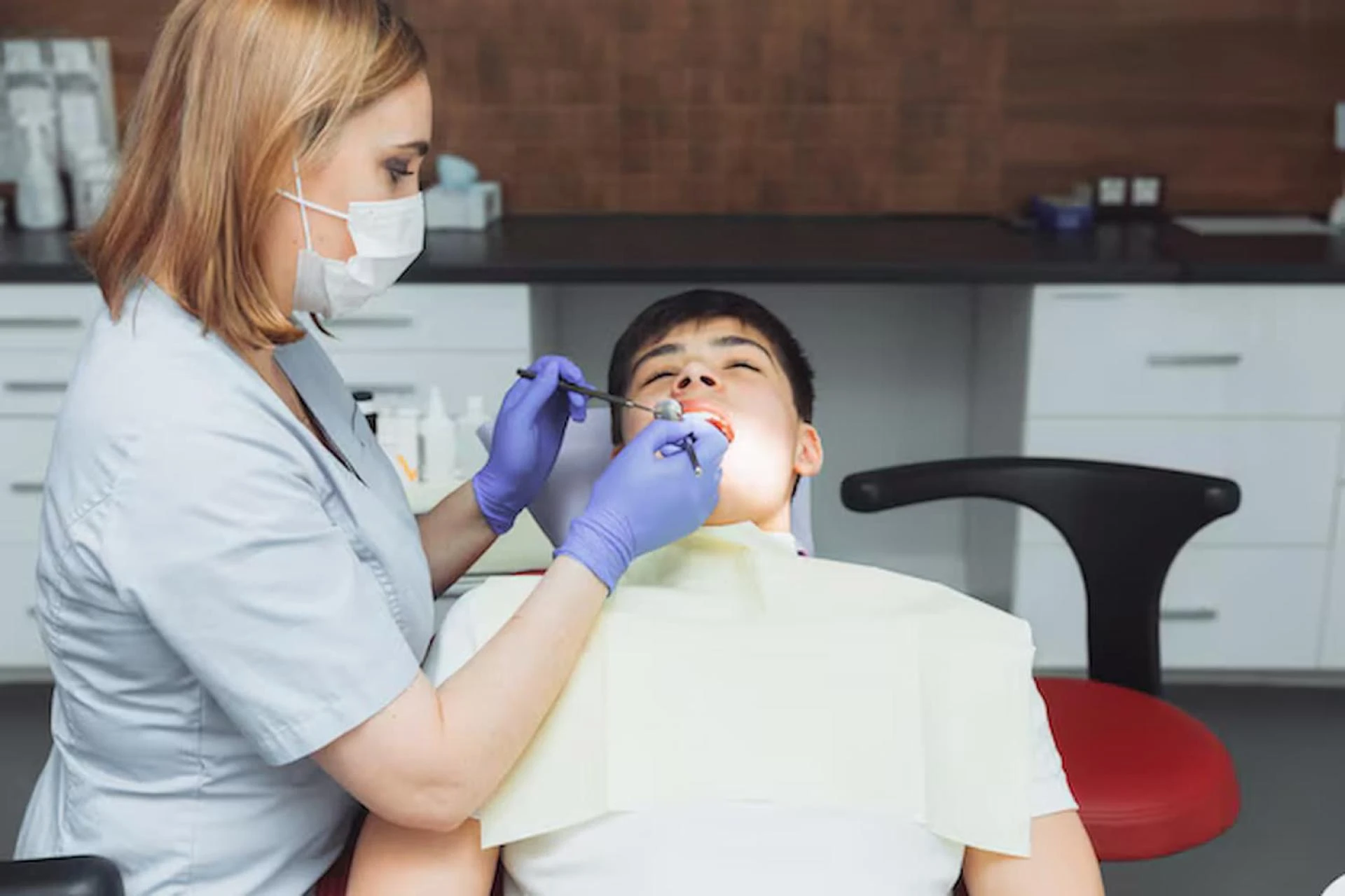 What to Look for in a Dentist Near Me