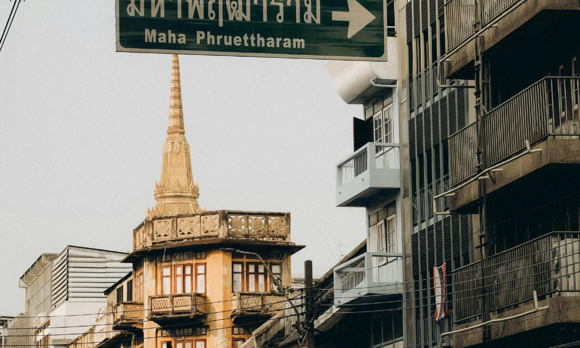 Why Custom Sign Boards Still Matter for Modern Businesses 🪧✨