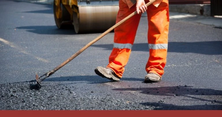 Sealcoating vs. Asphalt Resurfacing: A Clear-Cut Guide to Choosing the Right Pavement Solution
