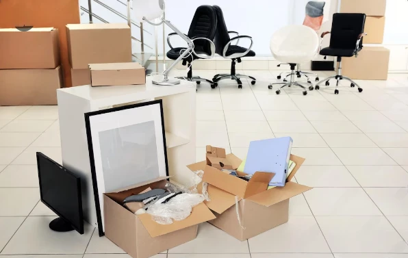 Junk Removal for Los Angeles Businesses: How to Clear Out Office Clutter