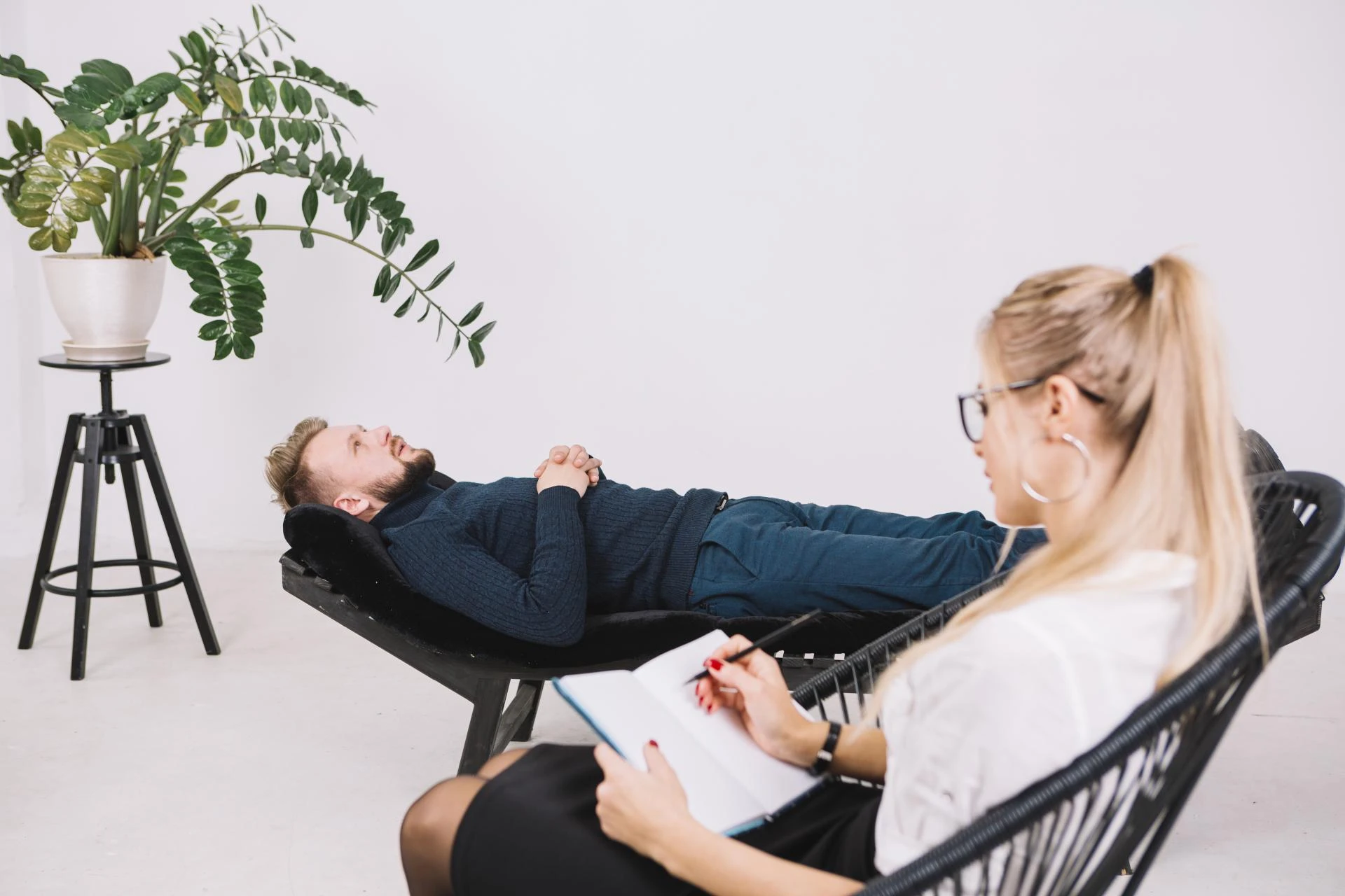 Discover the Benefits of Hypnotherapy for Emotional Wellbeing