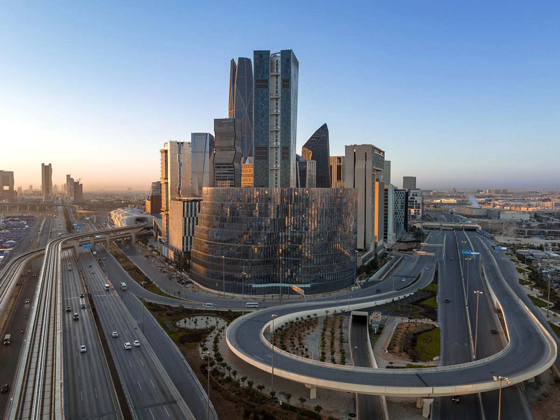 Riyadh Taxi Service – Professional, Reliable & Citywide Transportation