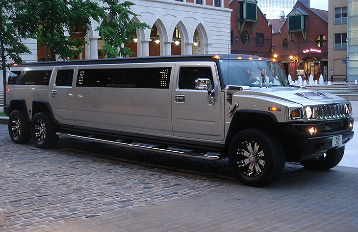 Finding Luxury Limo Hire in Birmingham for Your Special Event