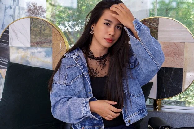 Why Pearl Cropped Denim Jackets Are the 2025 Must-Have Trend