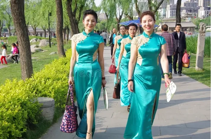 6 of the Most Beautiful Colors for Qipao