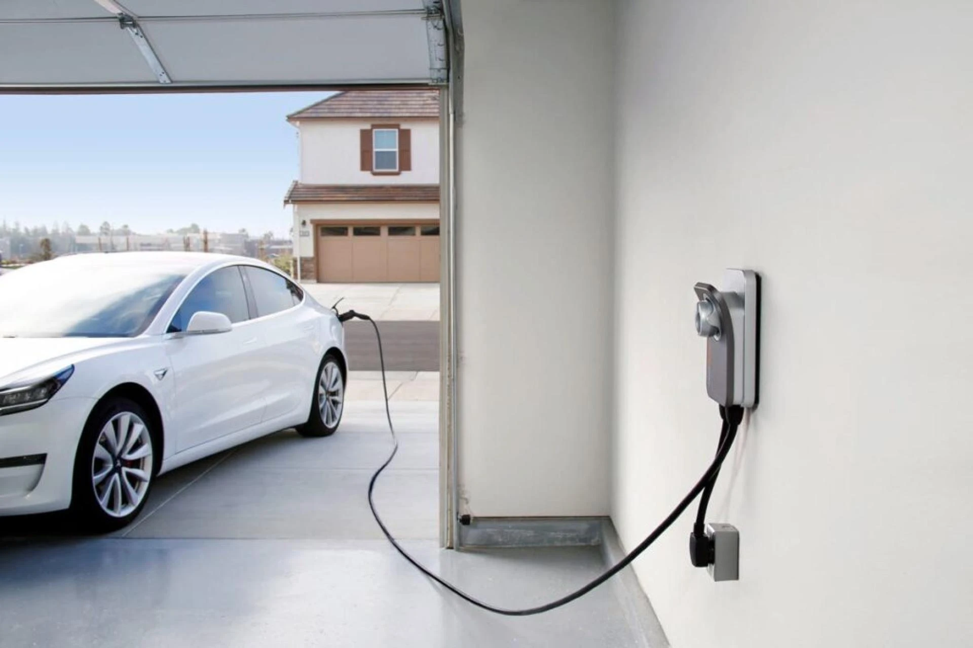 Car Chargers Install in Montreal for Modern Electric Vehicle Owners