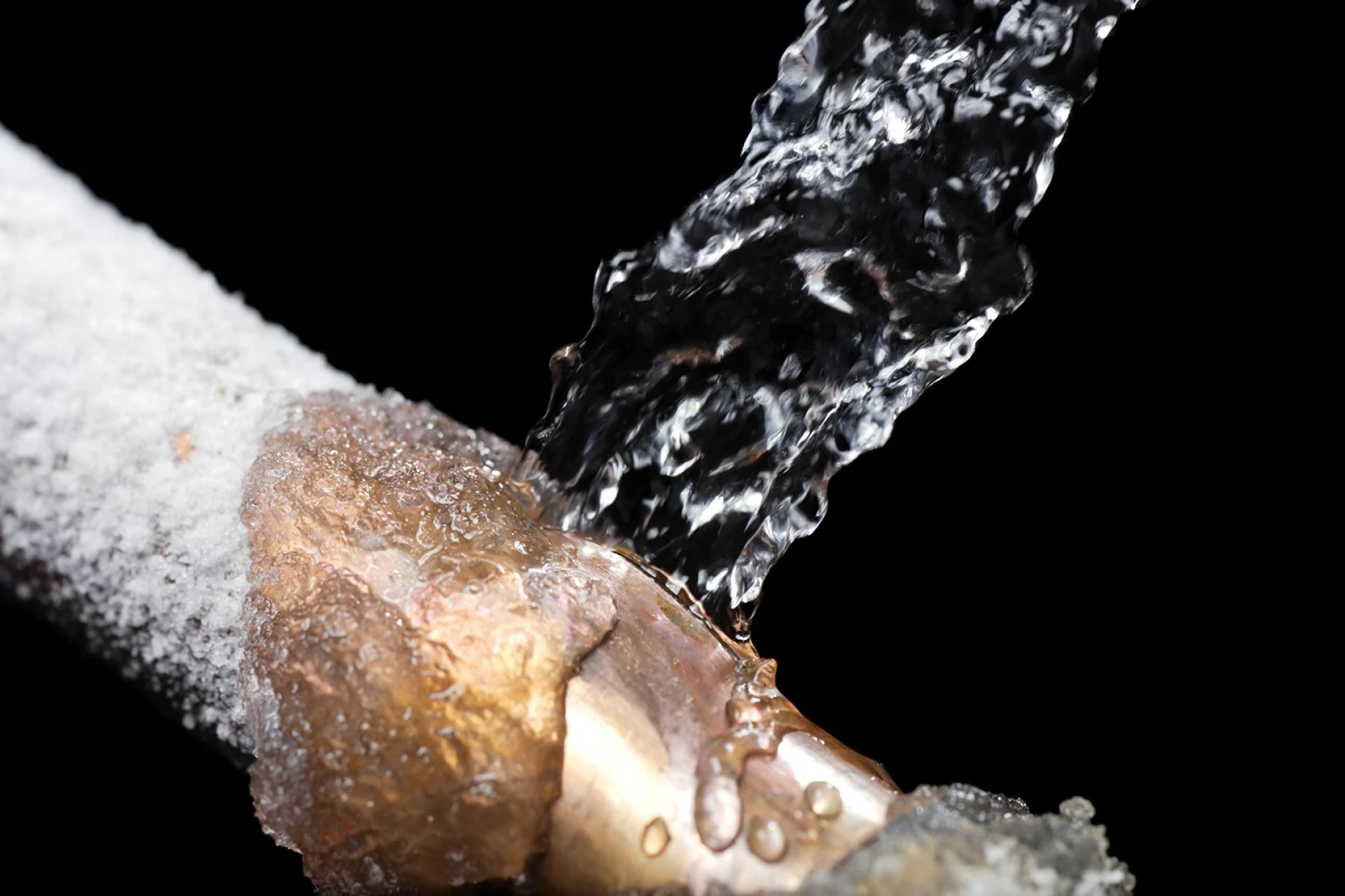Burst Pipe Repair: What Homeowners Should Do Before the Plumber Arrives