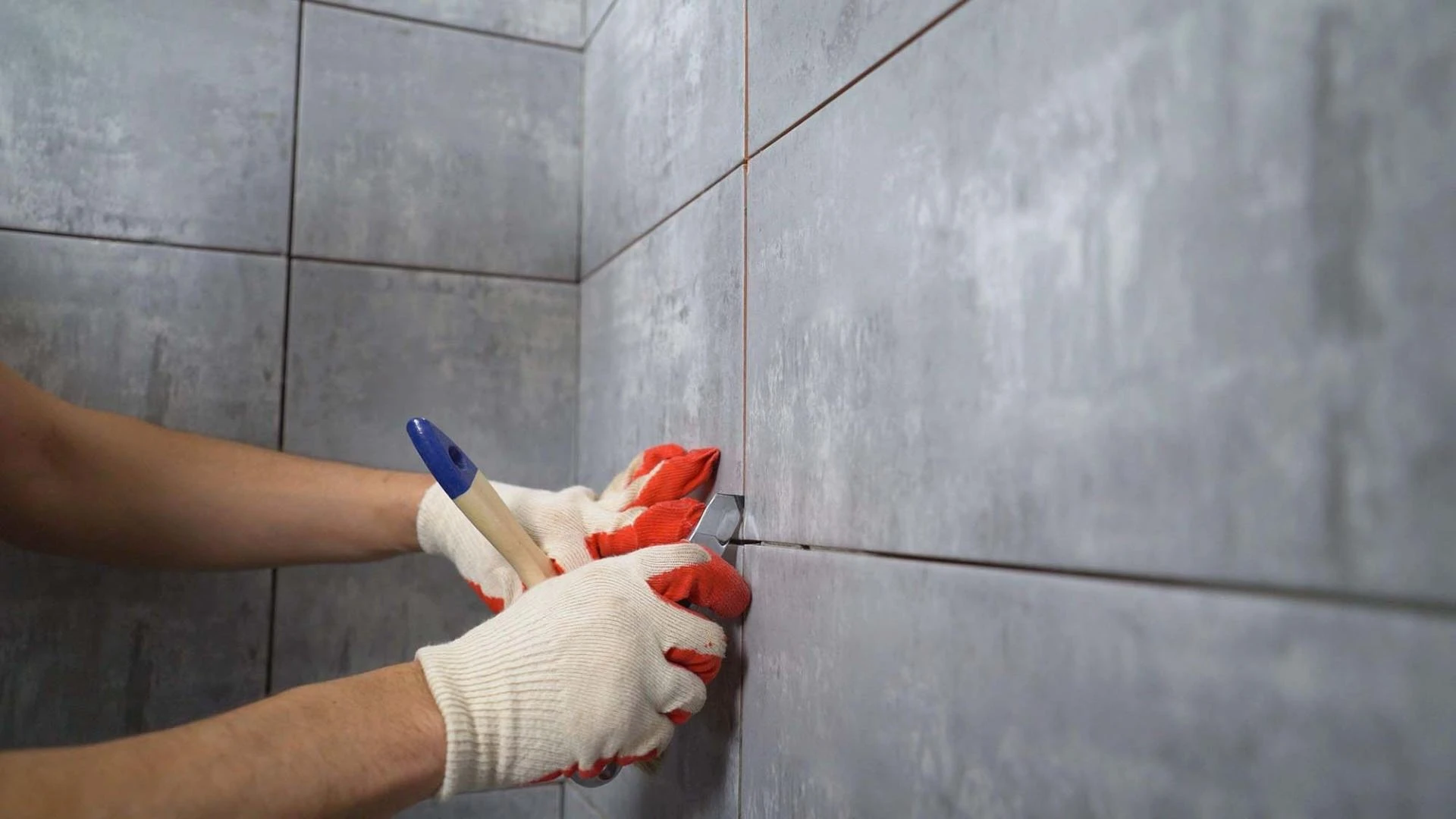 Selecting the Appropriate Regrouting Shower Tiles Services From Experts