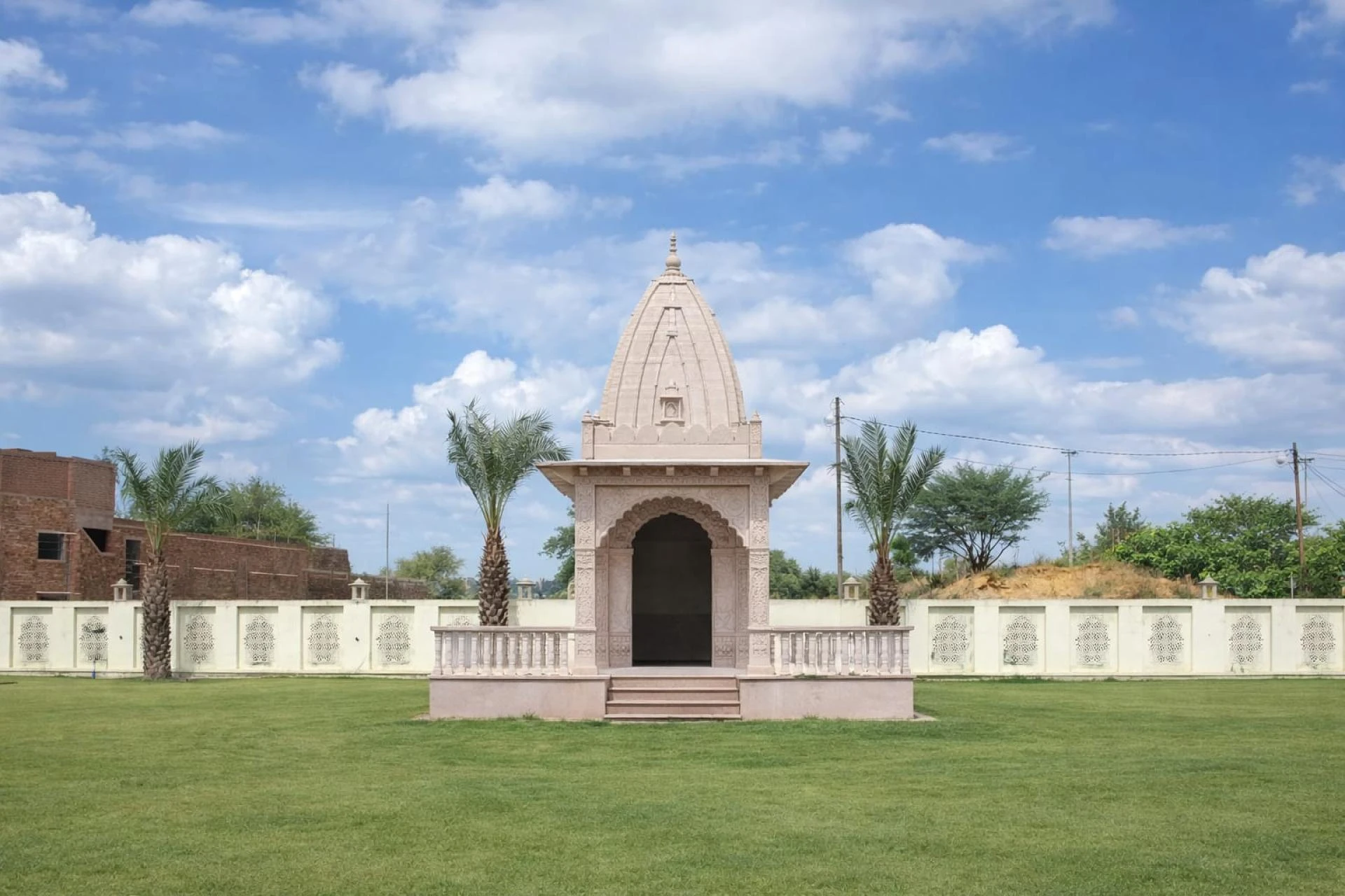 Sandstone Temple for Home Use – Red & Pink Sandstone Temple Design and Details