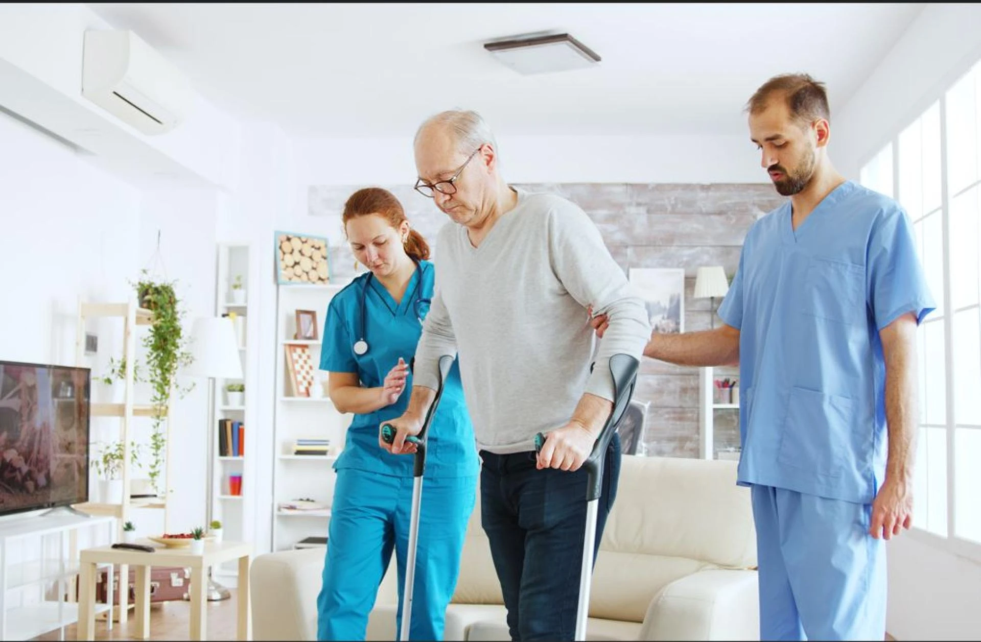 Home Care vs Nursing Homes: Which is Better for Seniors?