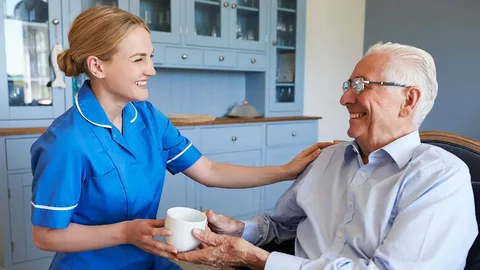 How Mental Health Support Benefits Seniors in Elderly Home Care Dubai
