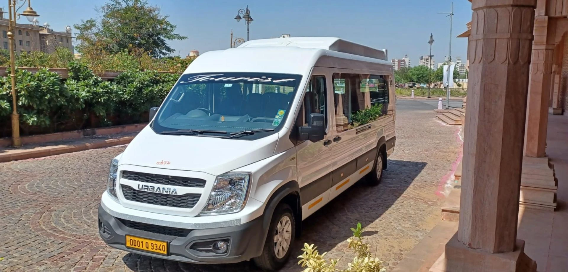 Force Urbania Rental Jaipur – Luxury Van for Group Travel
