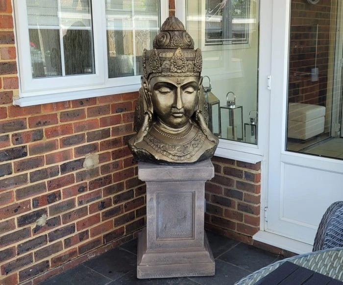 Decorating with Stone Garden Ornaments UK: Classic and Modern Design Ideas